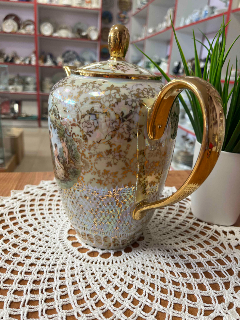 Чайник Wilgelm Jager Eisenberg GDR 1970гг. Фарфор с позолотой и деколью "Мадонна". Винтаж. Картинка 5